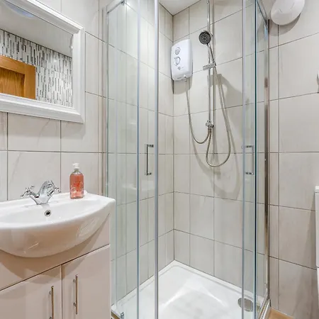 بيت للعطل The Forge - Uk45460 *